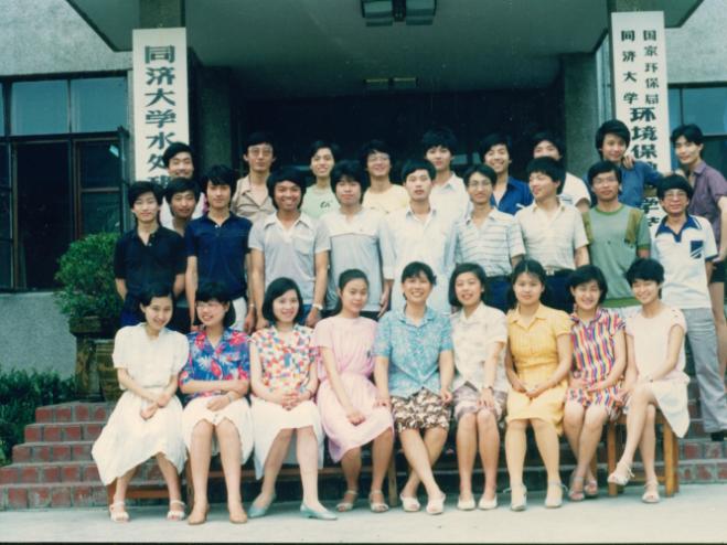 1990届本科_bv伟德源自英国始于1946环境工程专业85级毕业照